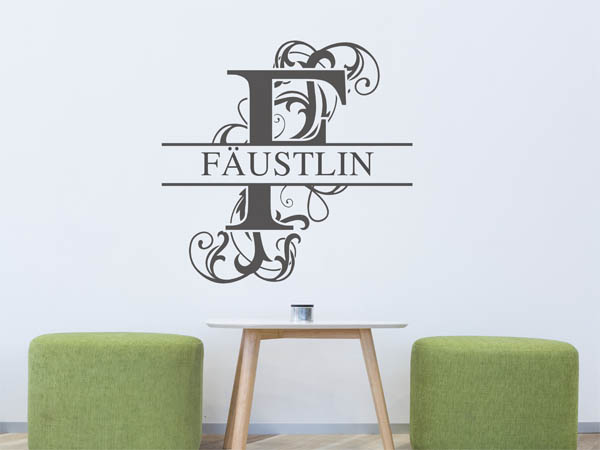 Wandtattoo verschnörkelter Buchstabe F mit Fäustlin