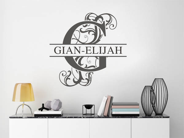 Wandtattoo verschnörkelter Buchstabe G mit Gian-Elijah