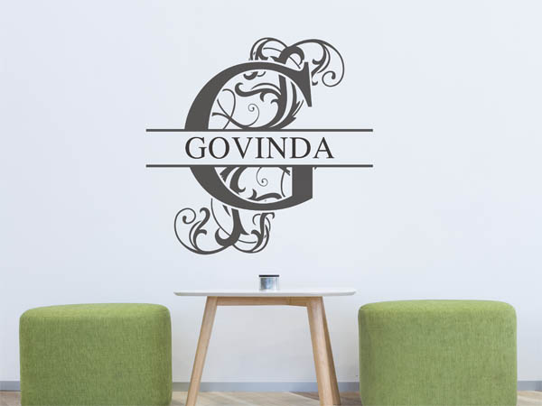 Wandtattoo verschnörkelter Buchstabe G mit Govinda