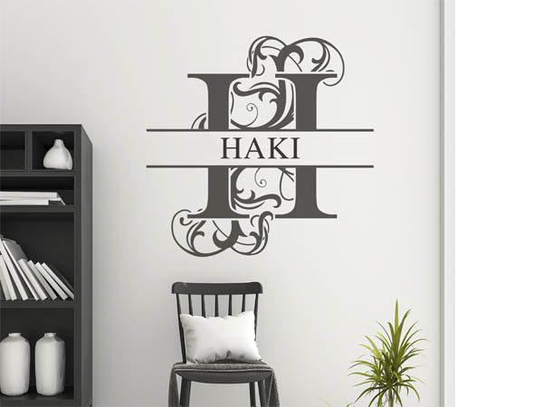 Wandtattoo verschnörkelter Buchstabe H mit Haki