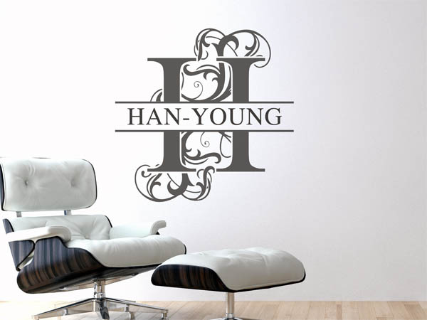 Wandtattoo verschnörkelter Buchstabe H mit Han-Young