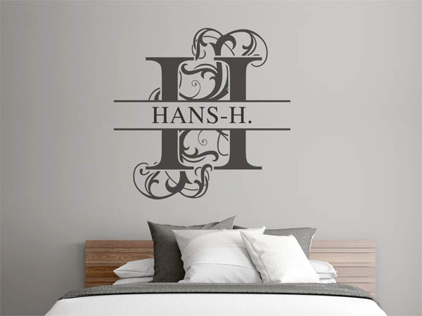 Wandtattoo verschnörkelter Buchstabe H mit Hans-H.