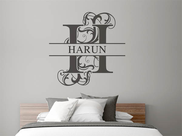 Wandtattoo verschnörkelter Buchstabe H mit Harun