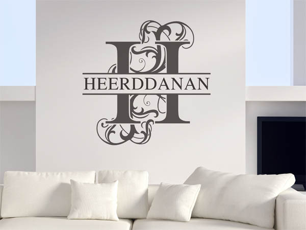 Wandtattoo verschnörkelter Buchstabe H mit Heerddanan