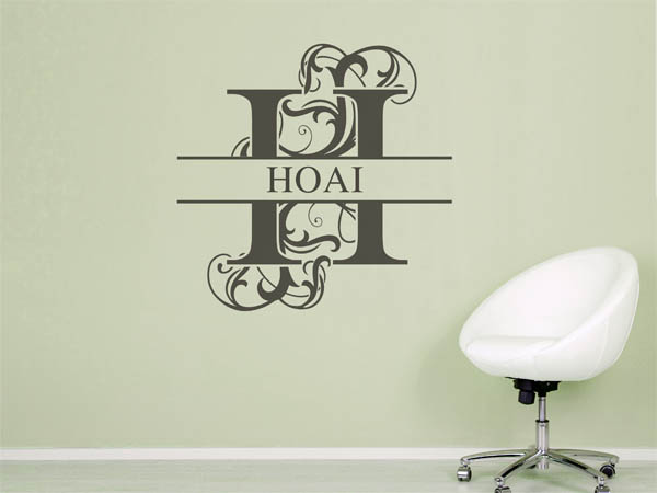 Wandtattoo verschnörkelter Buchstabe H mit Hoai