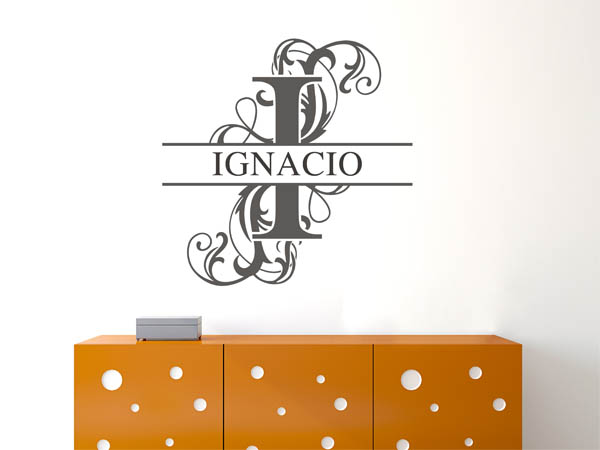 Wandtattoo verschnörkelter Buchstabe I mit Ignacio