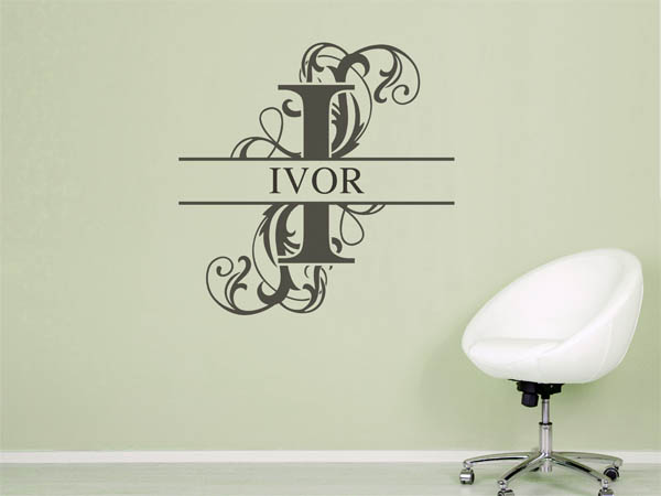 Wandtattoo verschnörkelter Buchstabe I mit Ivor