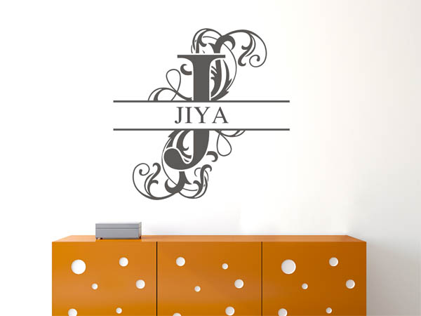 Wandtattoo verschnörkelter Buchstabe J mit Jiya