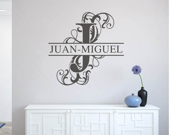 Wandtattoo verschnörkelter Buchstabe J mit Juan-Miguel