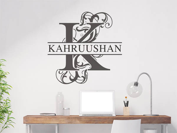 Wandtattoo verschnörkelter Buchstabe K mit Kahruushan