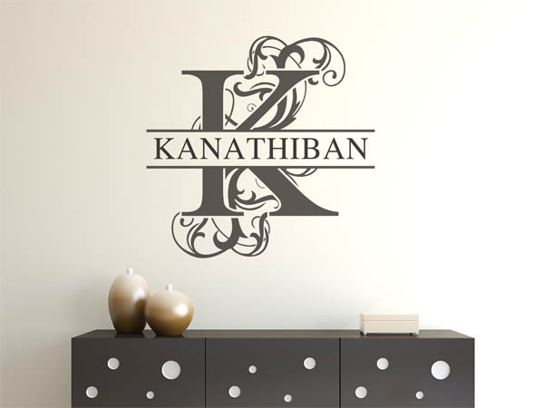 Wandtattoo verschnörkelter Buchstabe K mit Kanathiban