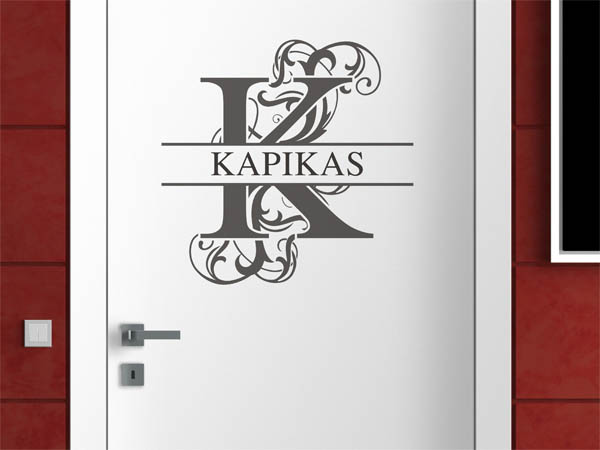 Wandtattoo verschnörkelter Buchstabe K mit Kapikas