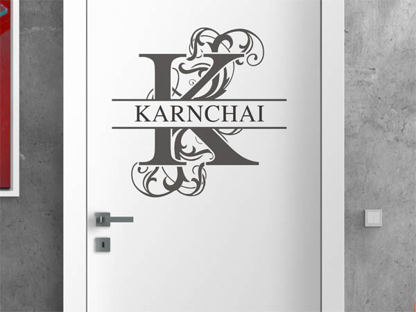 Wandtattoo verschnörkelter Buchstabe K mit Karnchai