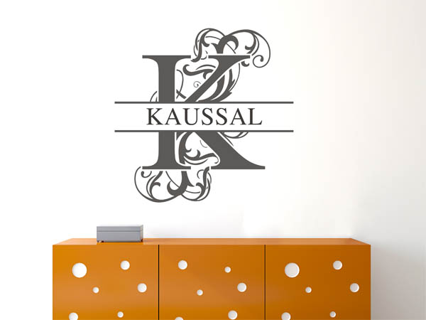 Wandtattoo verschnörkelter Buchstabe K mit Kaussal