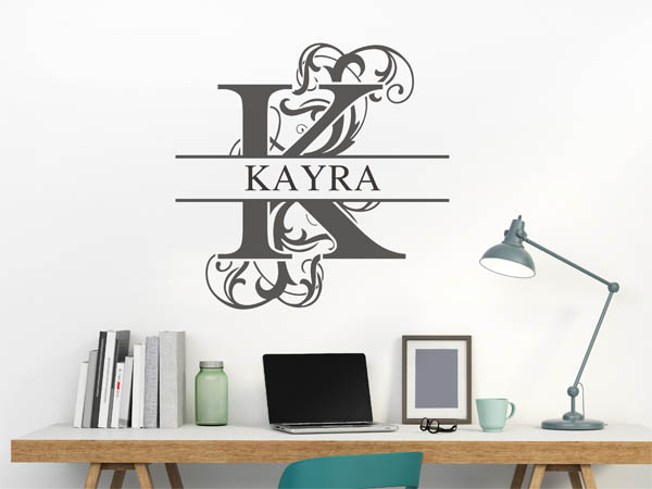 Wandtattoo verschnörkelter Buchstabe K mit Kayra