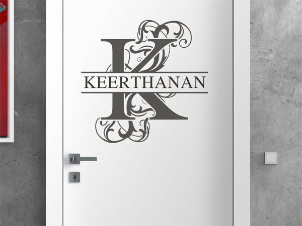 Wandtattoo verschnörkelter Buchstabe K mit Keerthanan