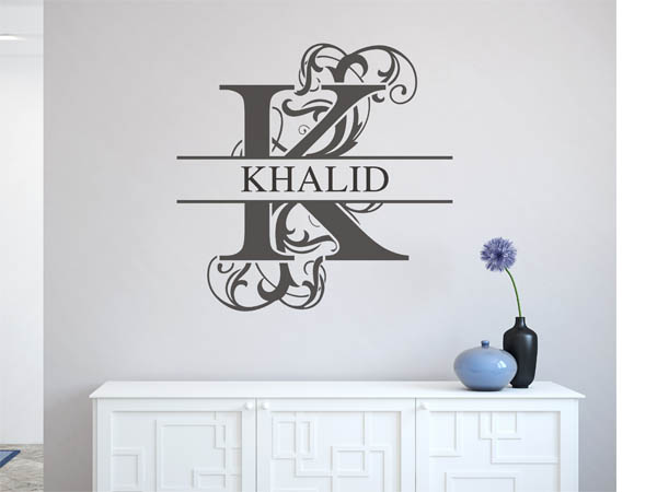 Wandtattoo verschnörkelter Buchstabe K mit Khalid