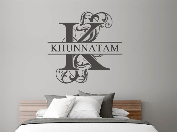 Wandtattoo verschnörkelter Buchstabe K mit Khunnatam