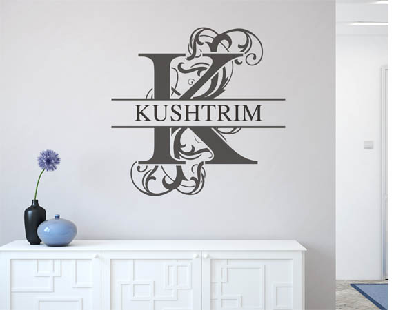 Wandtattoo verschnörkelter Buchstabe K mit Kushtrim