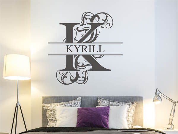Wandtattoo verschnörkelter Buchstabe K mit Kyrill