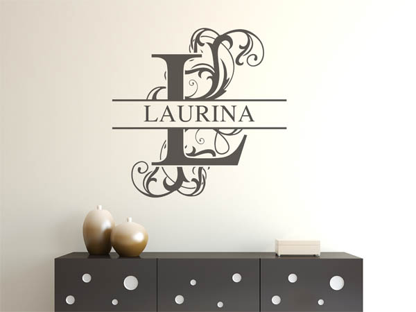 Wandtattoo verschnörkelter Buchstabe L mit Laurina