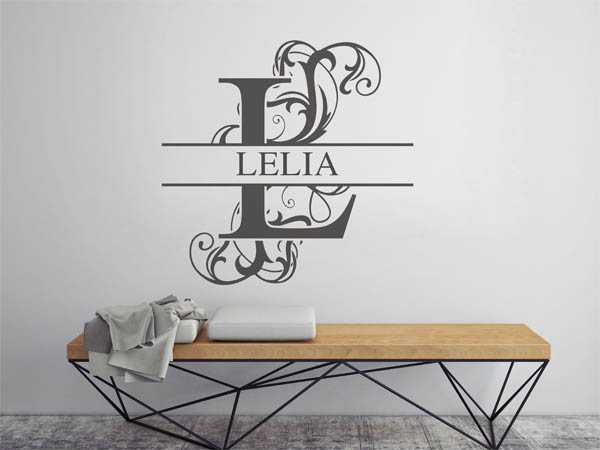 Wandtattoo verschnörkelter Buchstabe L mit Lelia