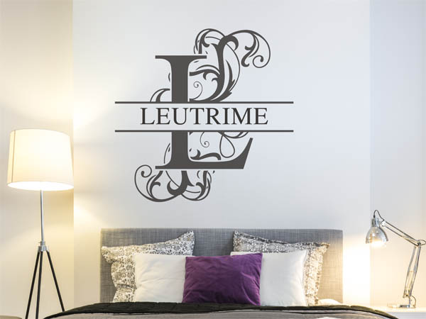 Wandtattoo verschnörkelter Buchstabe L mit Leutrime