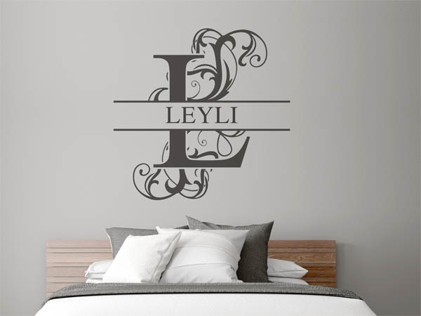 Wandtattoo verschnörkelter Buchstabe L mit Leyli