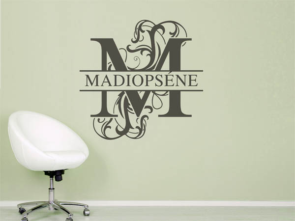Wandtattoo verschnörkelter Buchstabe M mit Madiopséne