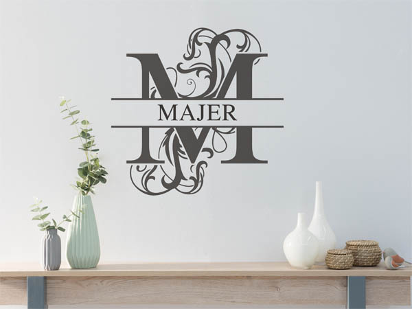 Wandtattoo verschnörkelter Buchstabe M mit Majer