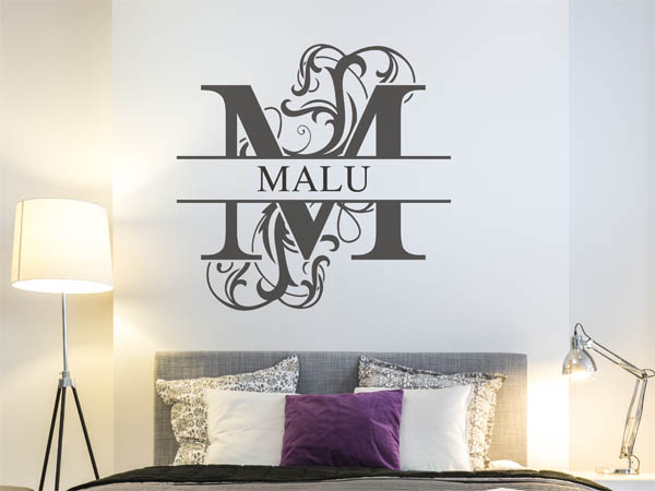 Wandtattoo verschnörkelter Buchstabe M mit Malu