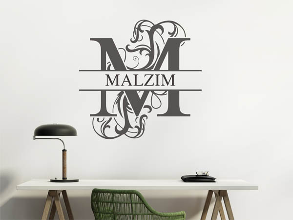 Wandtattoo verschnörkelter Buchstabe M mit Malzim