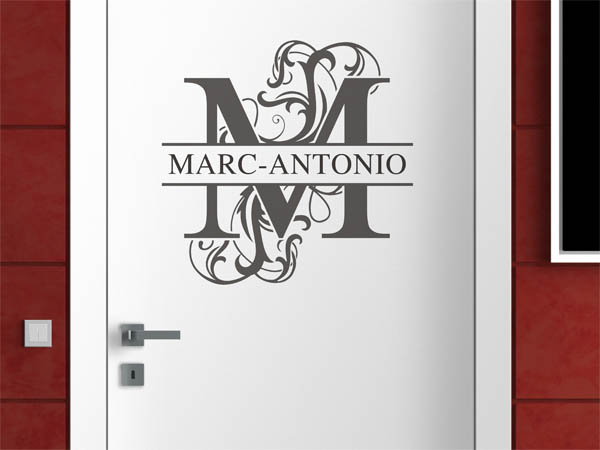 Wandtattoo verschnörkelter Buchstabe M mit Marc-Antonio