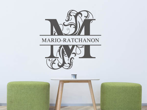 Wandtattoo verschnörkelter Buchstabe M mit Mario-Ratchanon