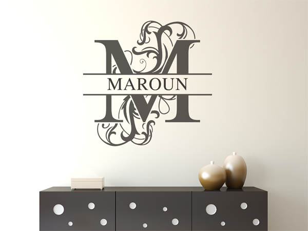 Wandtattoo verschnörkelter Buchstabe M mit Maroun