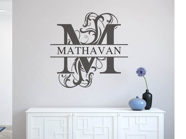 Wandtattoo verschnörkelter Buchstabe M mit Mathavan