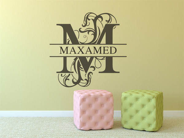 Wandtattoo verschnörkelter Buchstabe M mit Maxamed