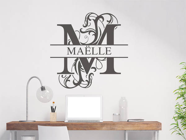 Wandtattoo verschnörkelter Buchstabe M mit Maëlle