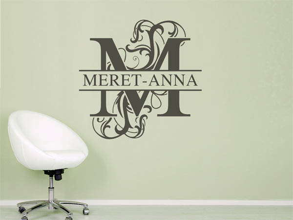 Wandtattoo verschnörkelter Buchstabe M mit Meret-Anna
