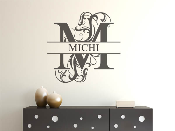 Wandtattoo verschnörkelter Buchstabe M mit Michi