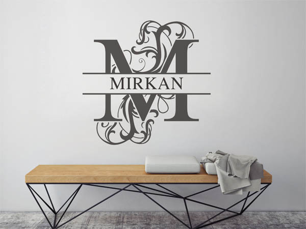 Wandtattoo verschnörkelter Buchstabe M mit Mirkan