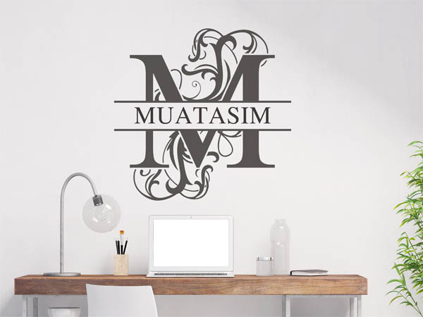 Wandtattoo verschnörkelter Buchstabe M mit Muatasim