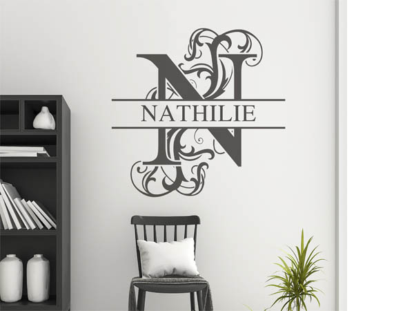 Wandtattoo verschnörkelter Buchstabe N mit Nathilie