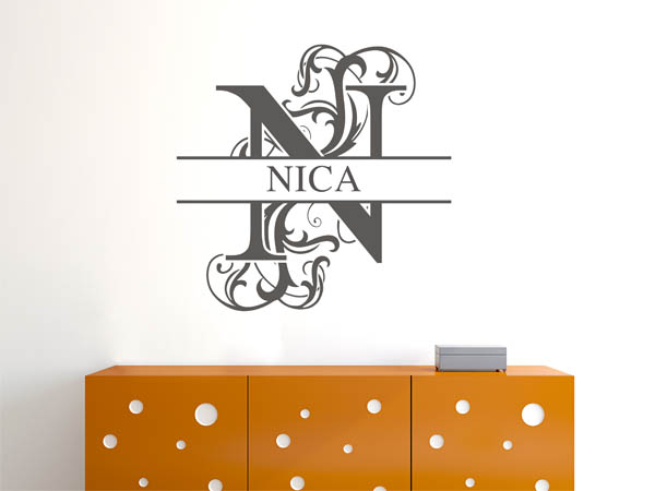 Wandtattoo verschnörkelter Buchstabe N mit Nica