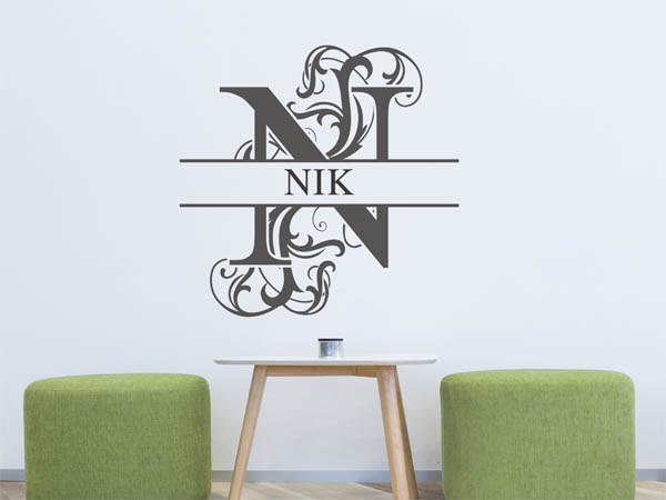 Wandtattoo verschnörkelter Buchstabe N mit Nik