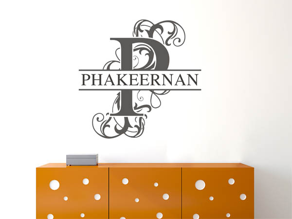 Wandtattoo verschnörkelter Buchstabe P mit Phakeernan