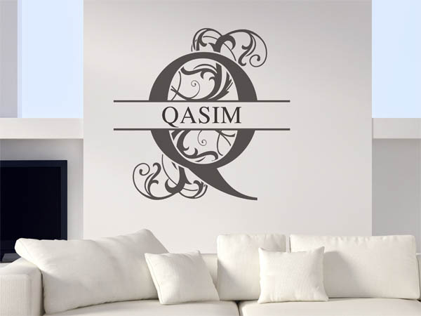 Wandtattoo verschnörkelter Buchstabe Q mit Qasim