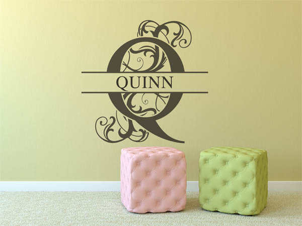 Wandtattoo verschnörkelter Buchstabe Q mit Quinn