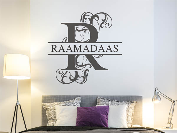 Wandtattoo verschnörkelter Buchstabe R mit Raamadaas