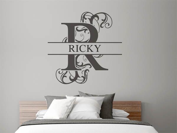 Wandtattoo verschnörkelter Buchstabe R mit Ricky